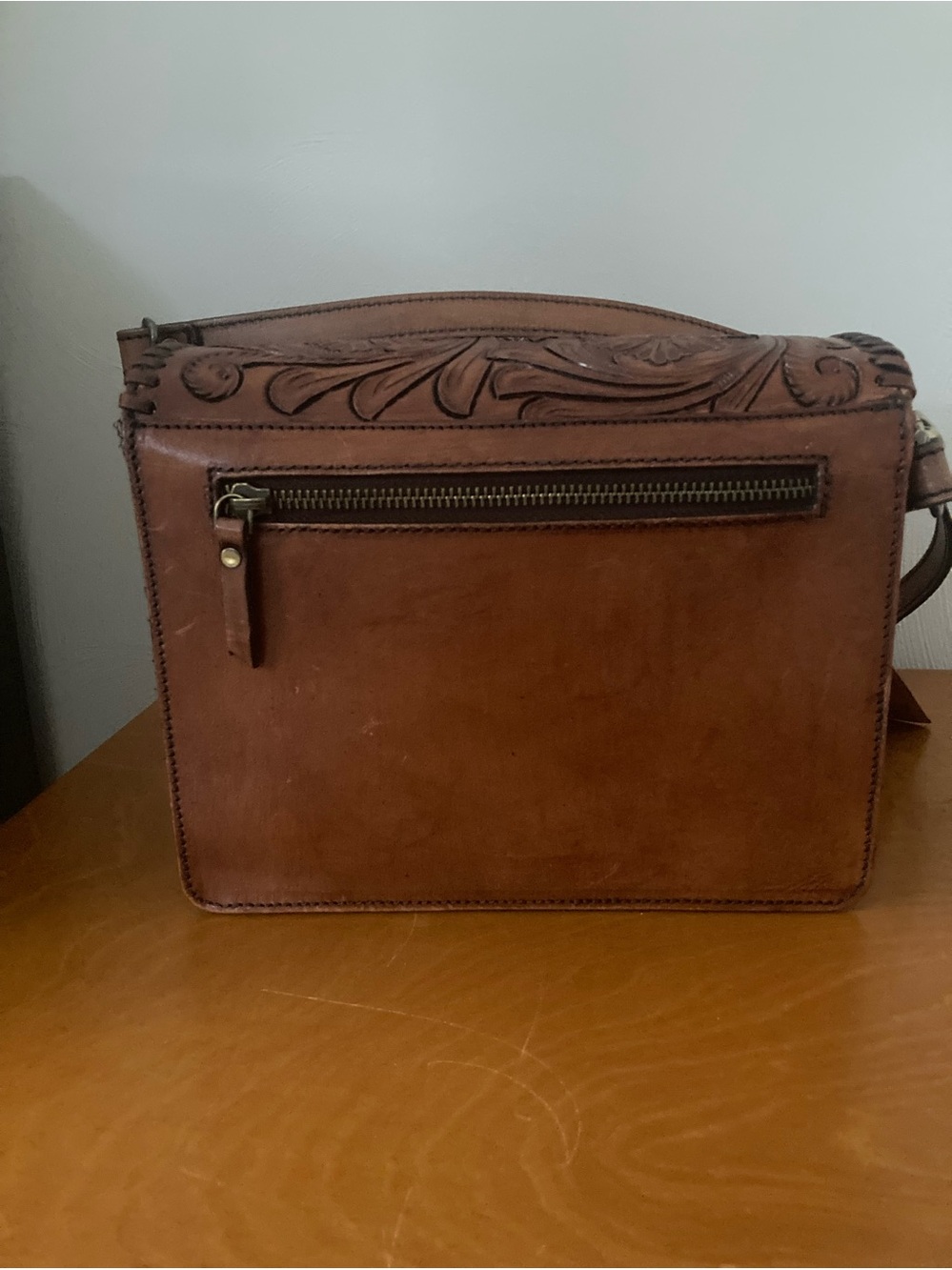 Vilenca Holland Handmade Tooled Leather Handbag - Picture 5 of 6